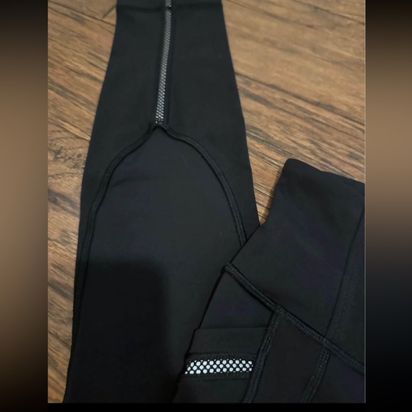 Like new Lululemon fast and free style - butt lifting reflective ￼ - Picture 2 of 5